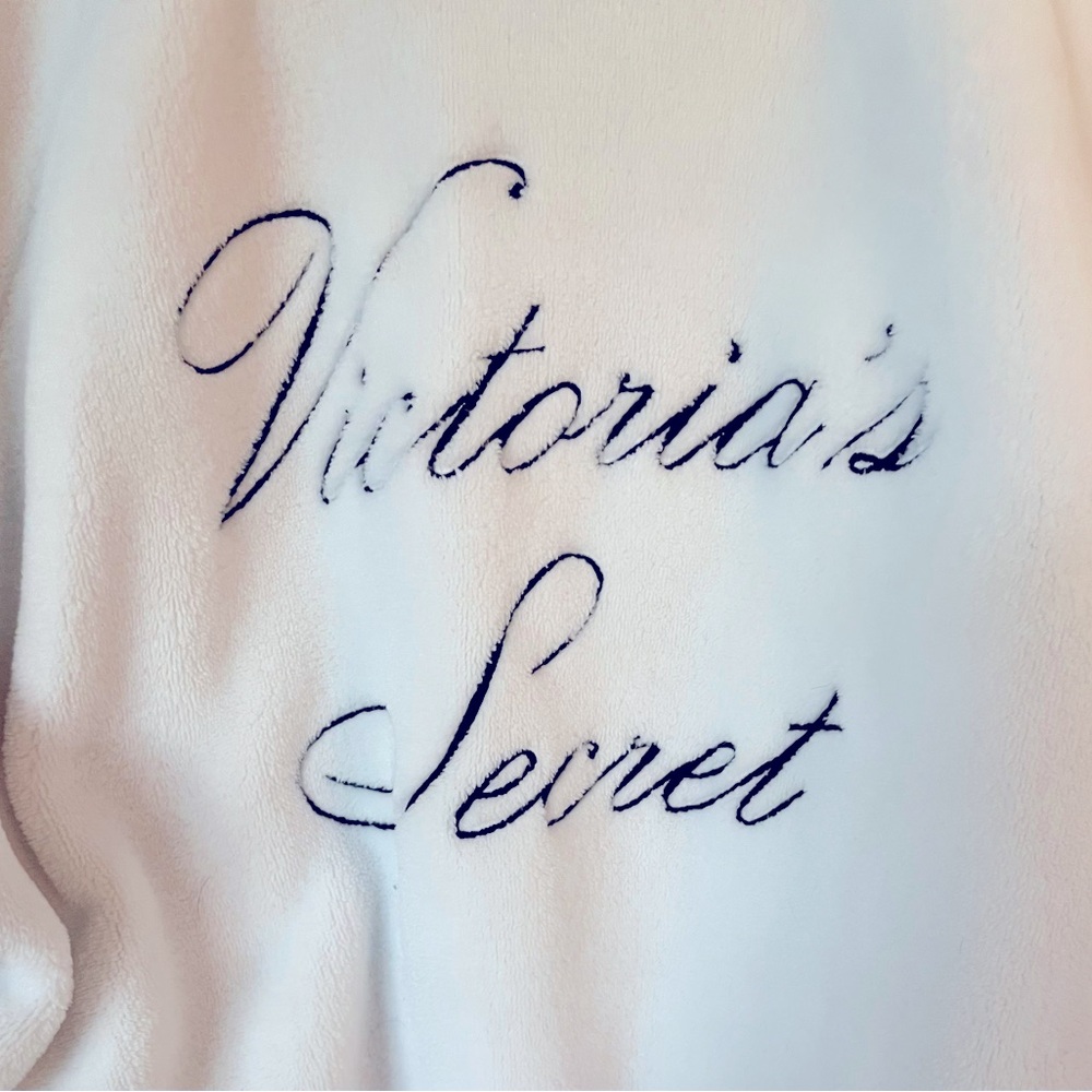 VS Fleece Robe size M/L
